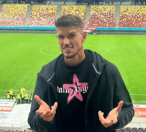 Cine Sunt Războinicii De La SURVIVOR ALL STARS